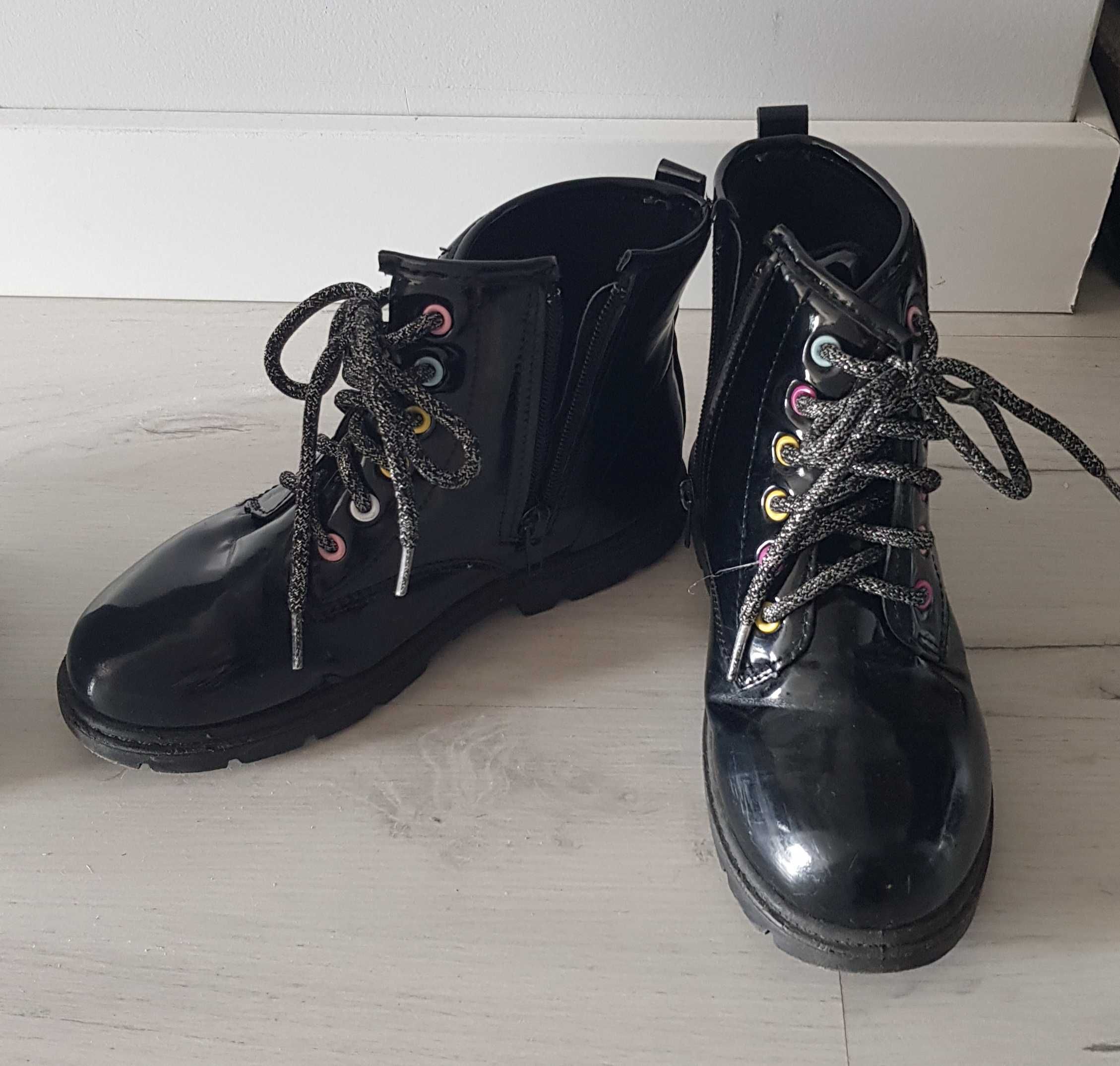 Botki czarne lakierowane  r.32