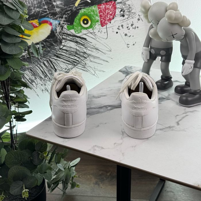 Кросівки шкіряні Adidas Superstar 44.5 розмір E1022