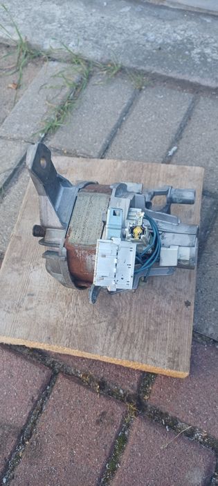 Silnik od pralki AWE 2316