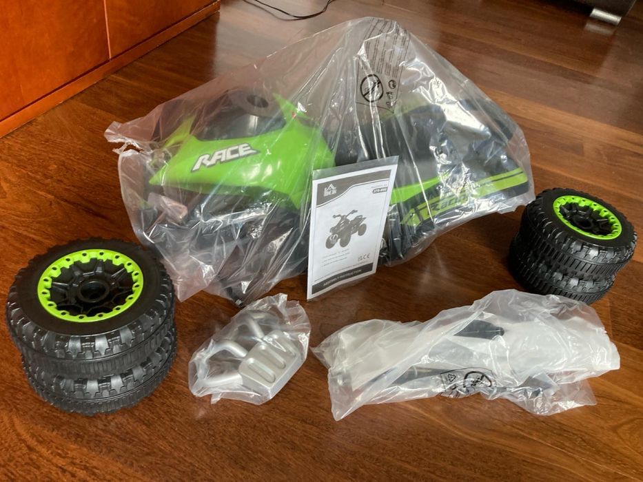 Mota / Quadriciclo Infantil (18 meses - máx 25kg) - NOVO COM CAIXA