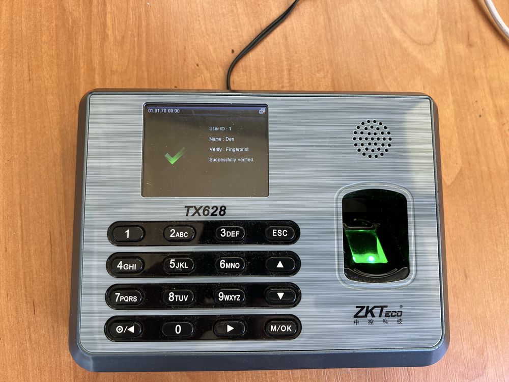 Біометричний термінал обліку робочого часу ZKT TX628