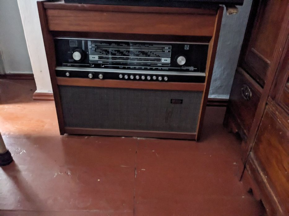 Стіл овальний 50- 60 р., дуб,ручна робота.