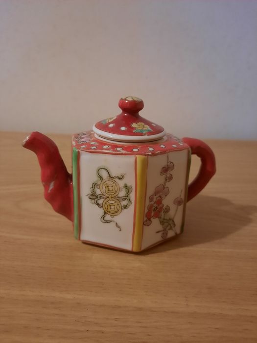 Bule decorativo em porcelana Chinesa