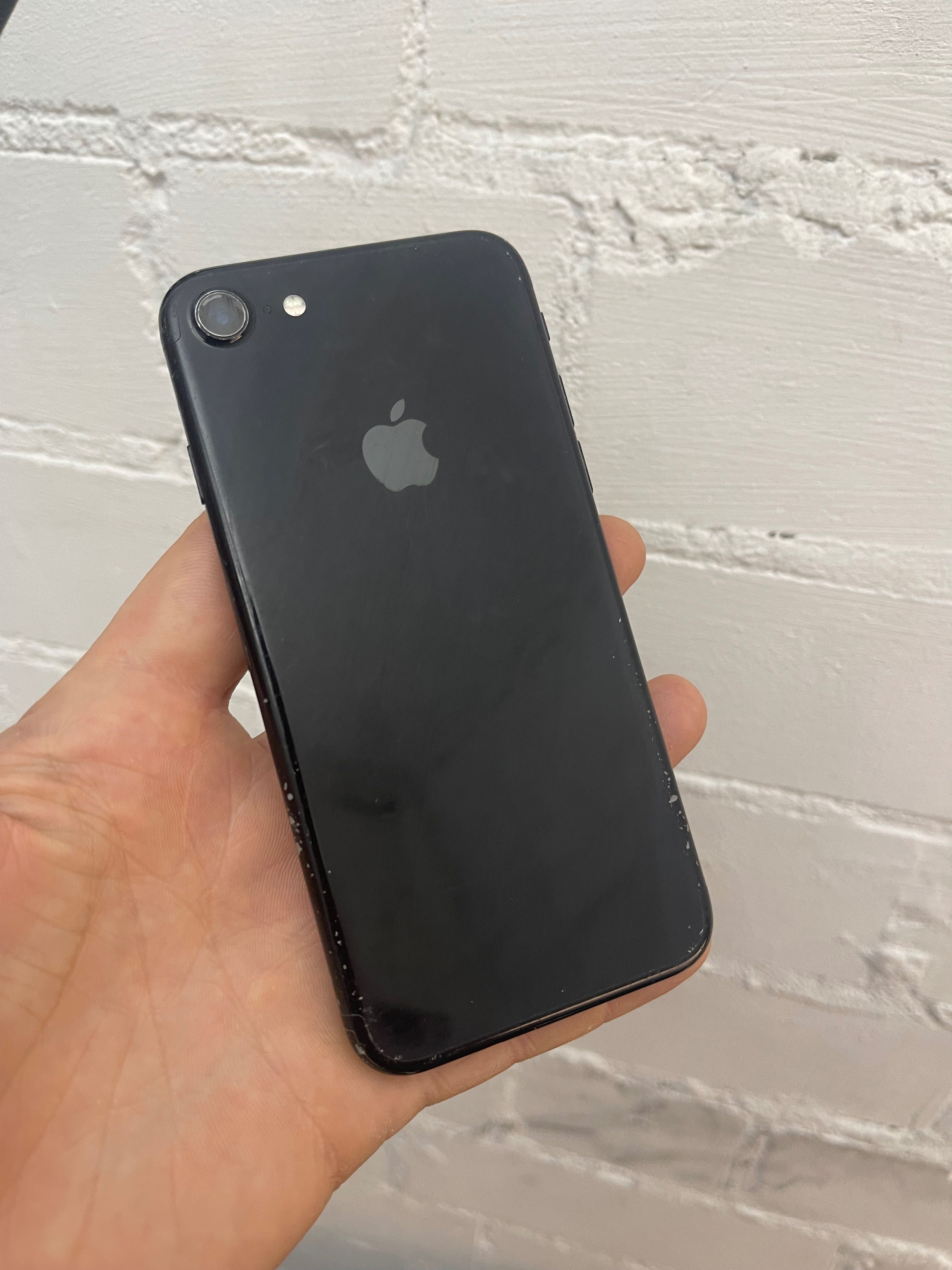 iPhone 7 32gb битый