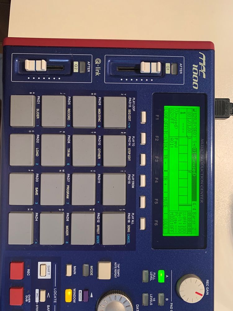 Akai mpc 1000 azul ram maxima