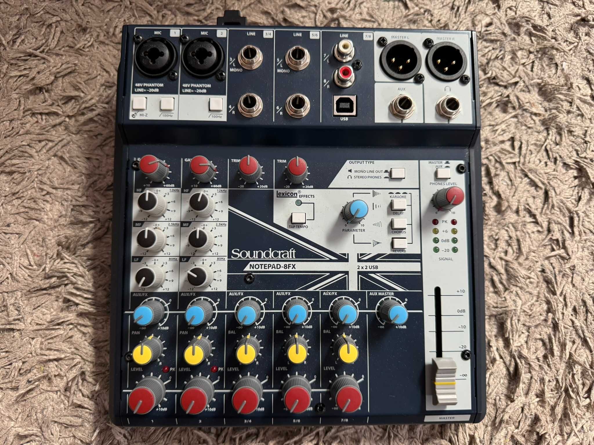 Mesa de mistura Soundcraft Notepad 8FX