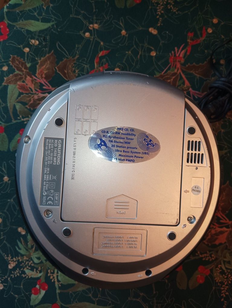 Radio  Grundig, CD odtwarzacz.