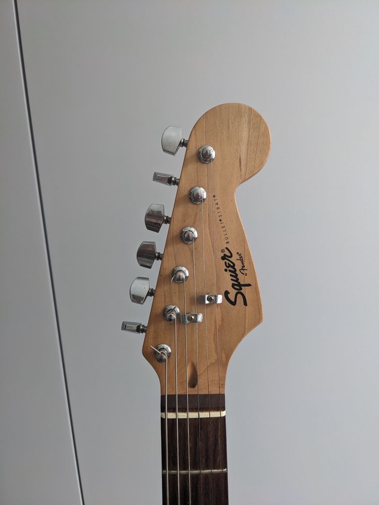 Електрогітара Squier bullet stratocaster