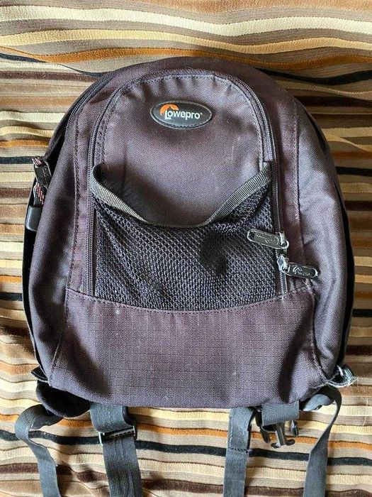 Câmara Canon EOS 2000D + Lentes 18-55mm e 50mm + Mala + Cartão 16GB