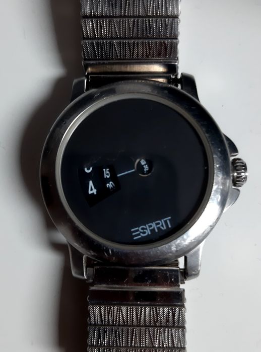Relógio em metal marca ESPRIT (Novo preço).
