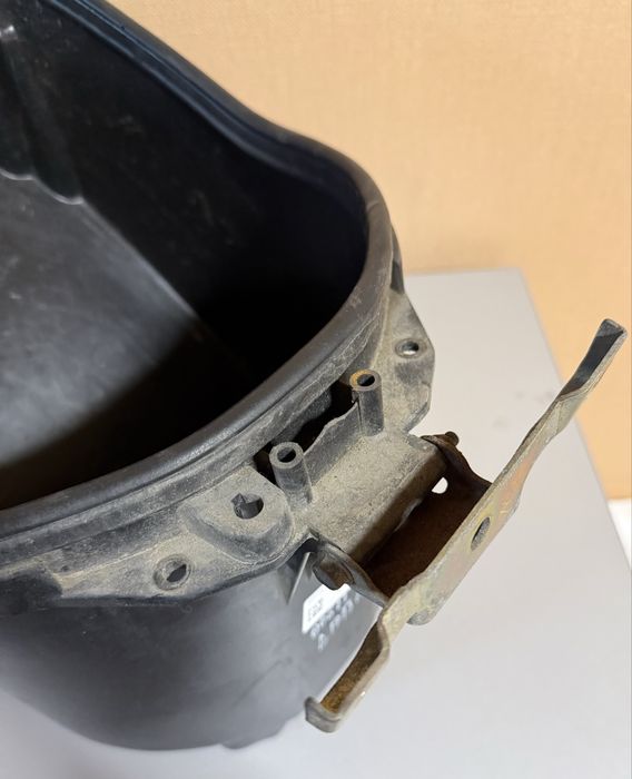 Бардачок під сидіння Suzuki Lets