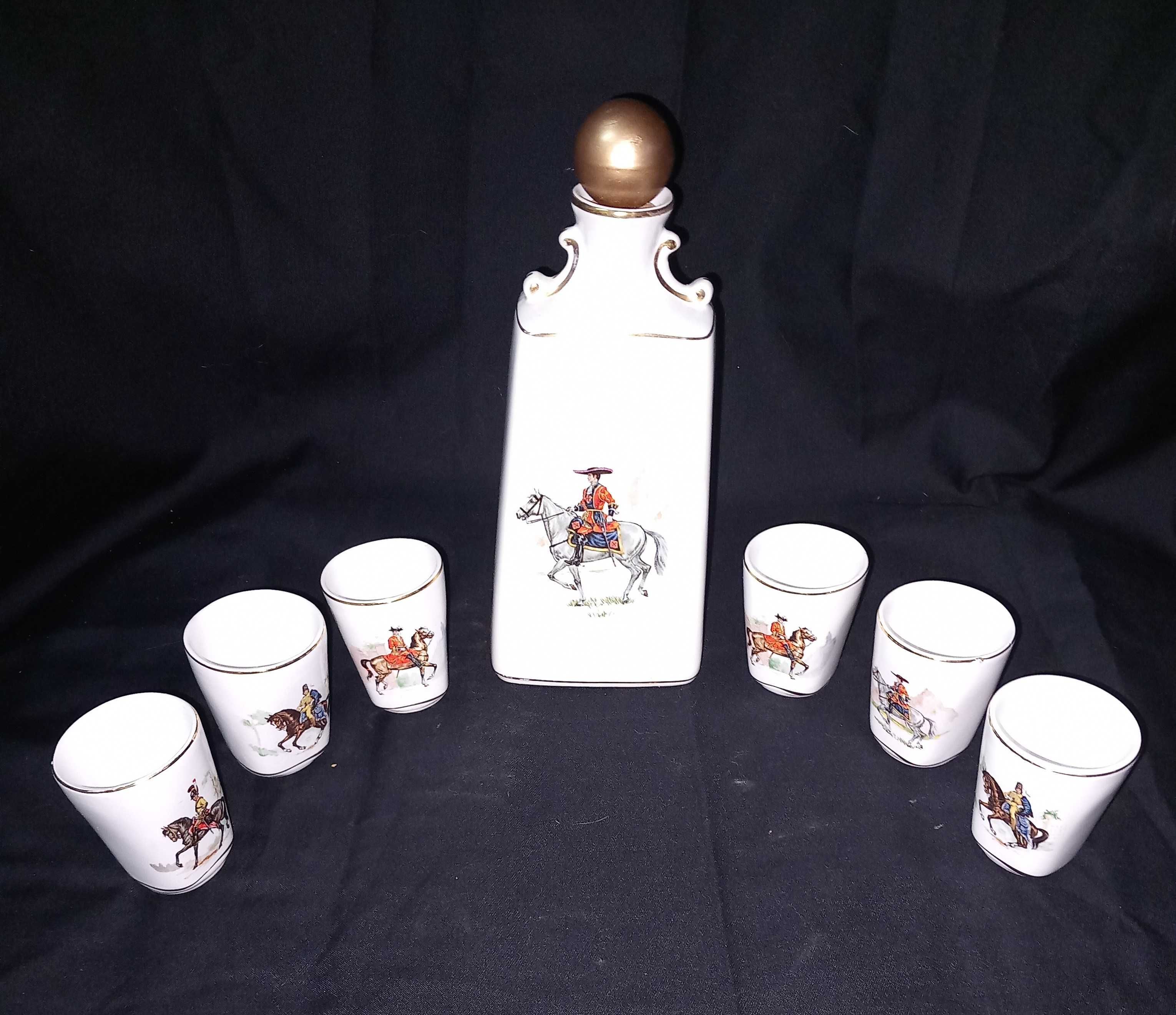 Conjunto vintage de cerâmica, garrafa e 6 copos, motivos equestres