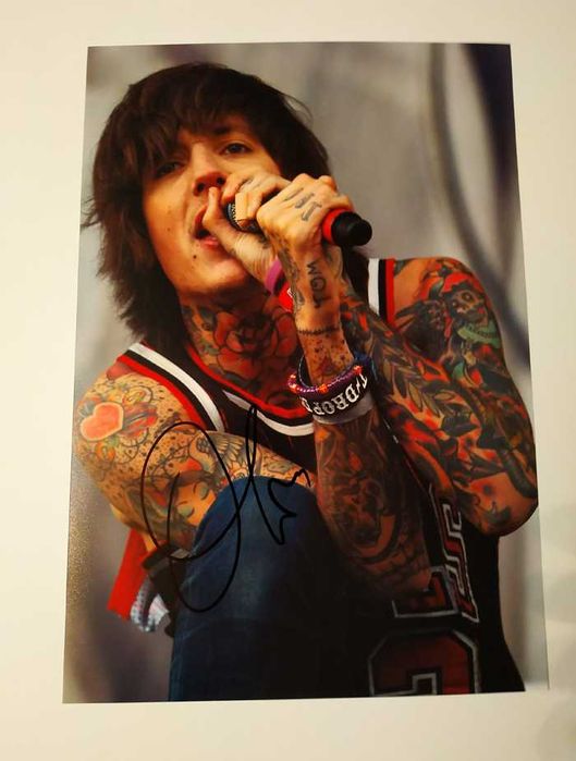 Оригинальный автограф 'OLIVER SYKES' 'BRING ME THE HORIZON'