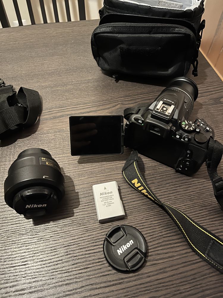 Nikon D5500 + objectivas Nikkor AF-P 35mm + 18-55mm DX VR