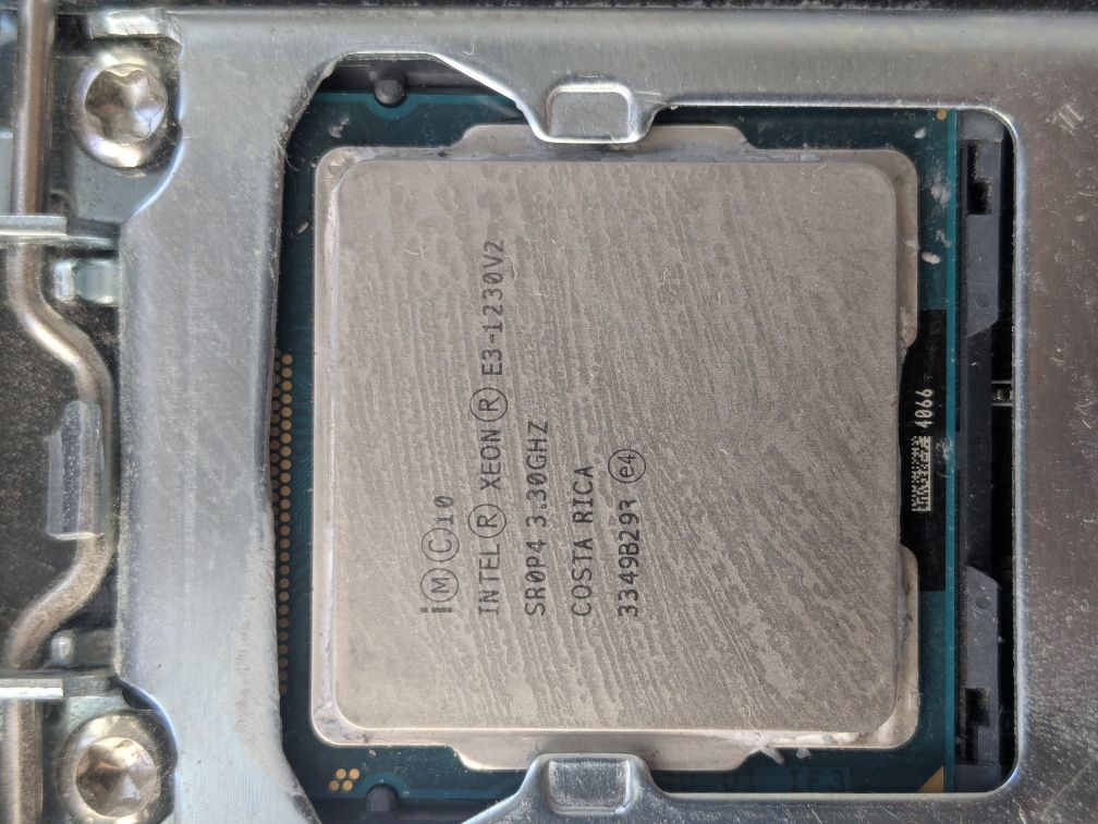 Inte Xeon 1230v2.