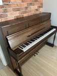 Pianino Calisia - vintage, dobre do nauki lub do wnętrza, wyczyszczone