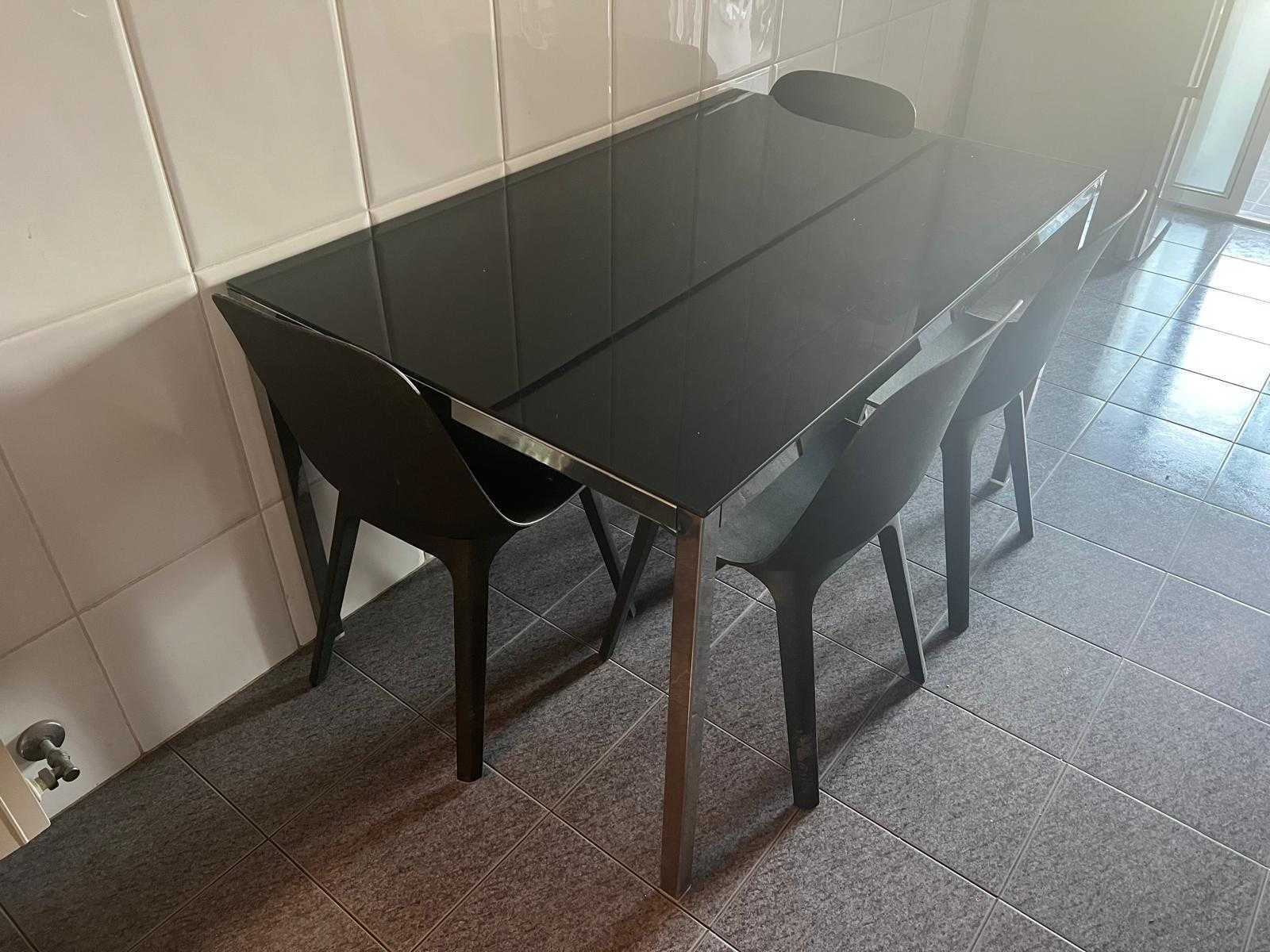 Mesa de cozinha com 4 cadeiras