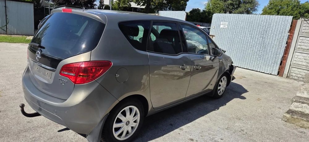 OPEL MERIVA B hak komplet wiązka
