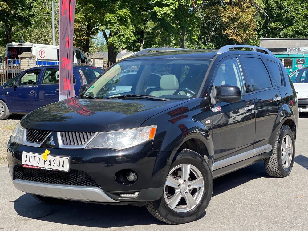 Mitsubishi Outlander 2.2D**Alusy**Zadbana**Szyberdach**Hak**Zamiana**