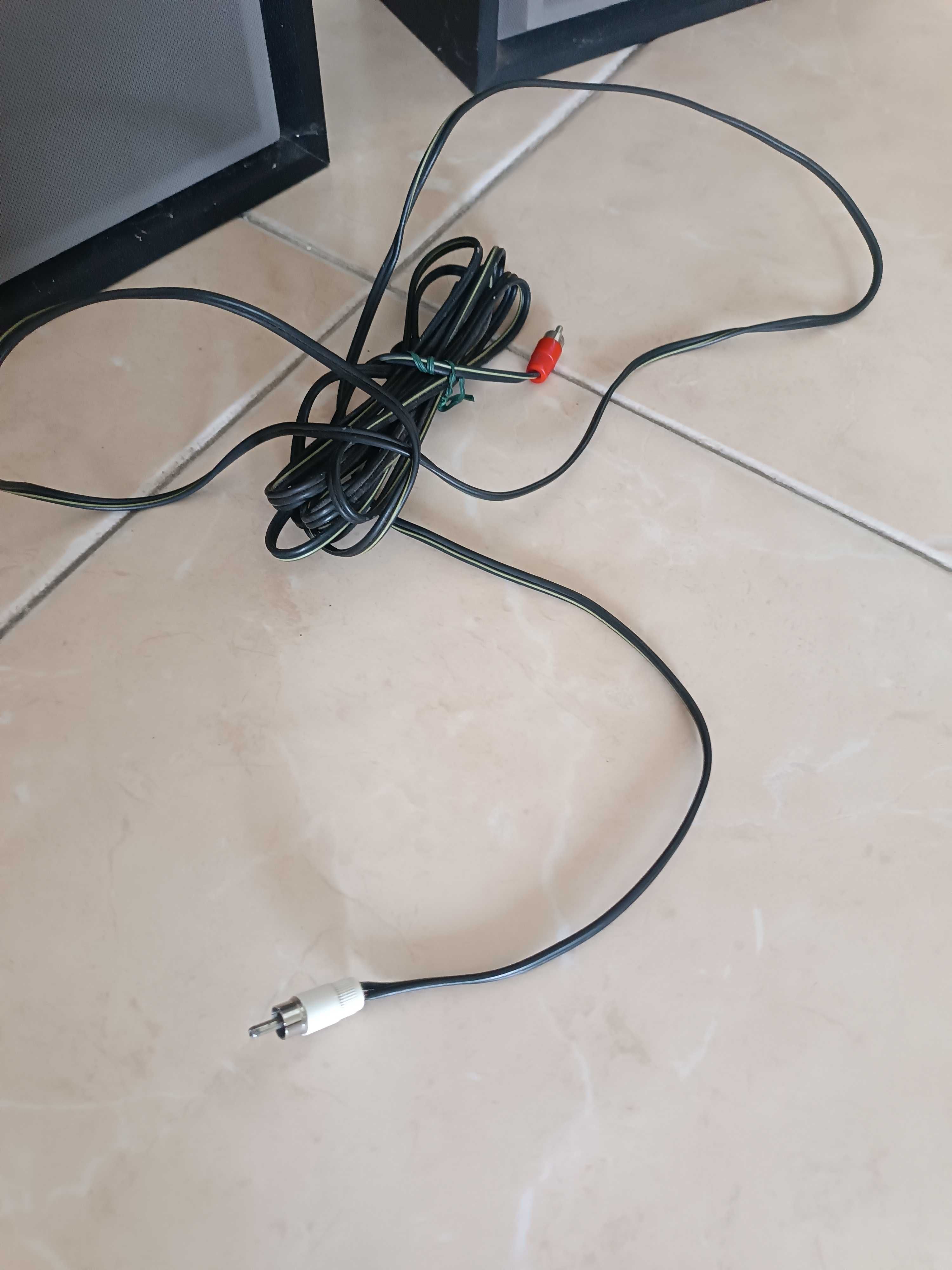 Colunas de som a funcionar e sem problemas