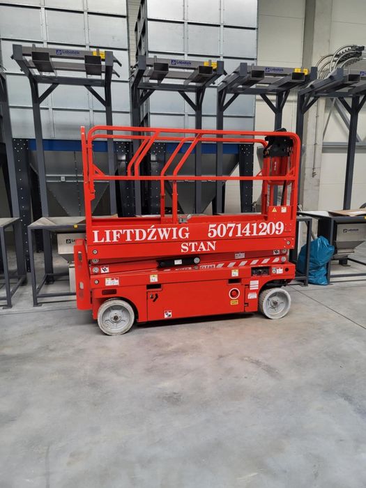 Wynajem podnośnika nożycowego