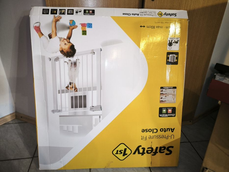 Metalowa bramka SecurTech® Auto Close, przed dziećmi