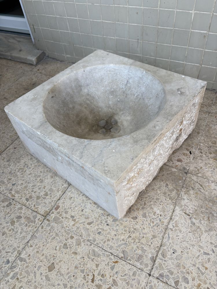 Pia de Pedra Antiga