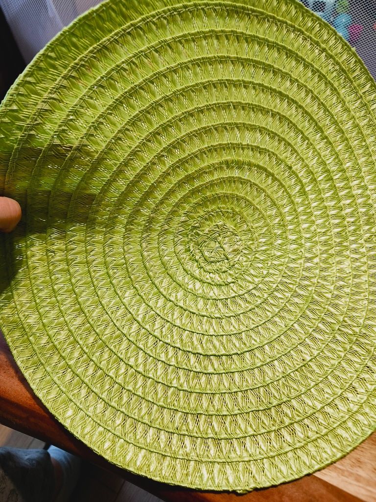 2 podkładki na stół limonkowe śr. 36 cm