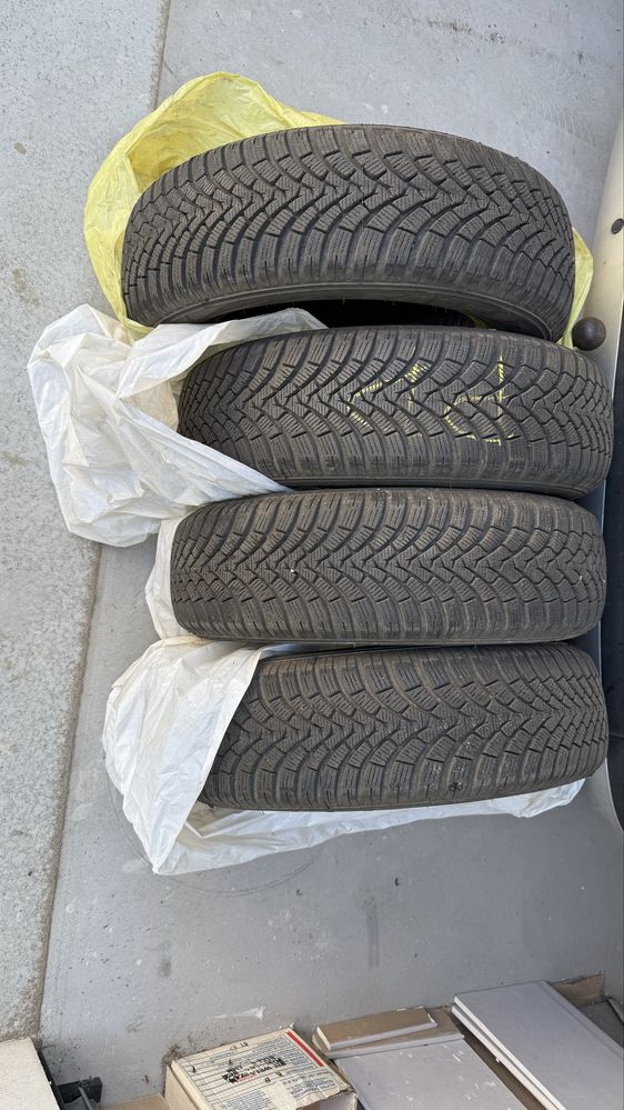 Opony zimowe falken eurowinter 195/65 r 15 prawie nowe