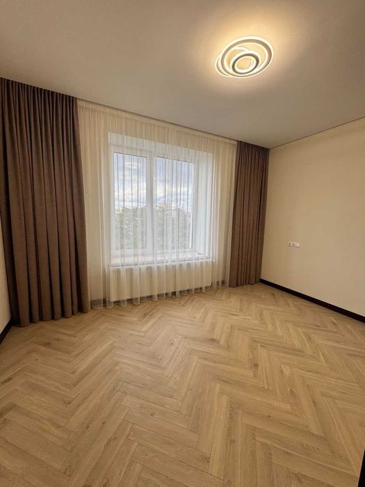 Простора квартира в центрі міста!