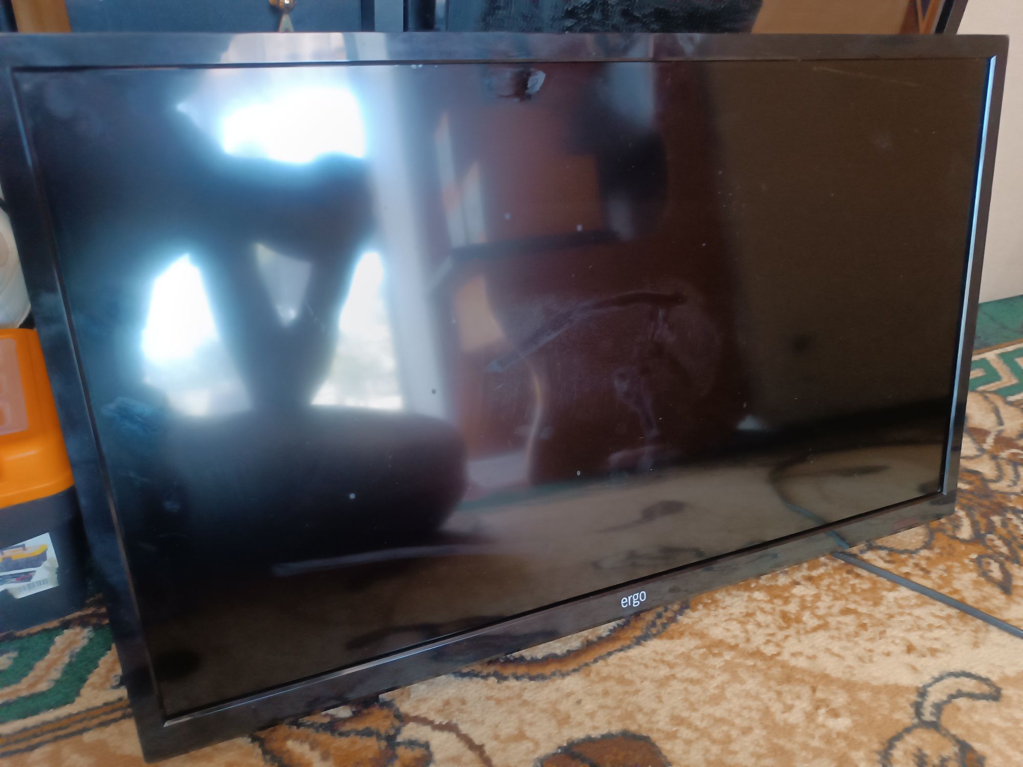 Телевізор ERGO LE24CT2020HD на запчастини