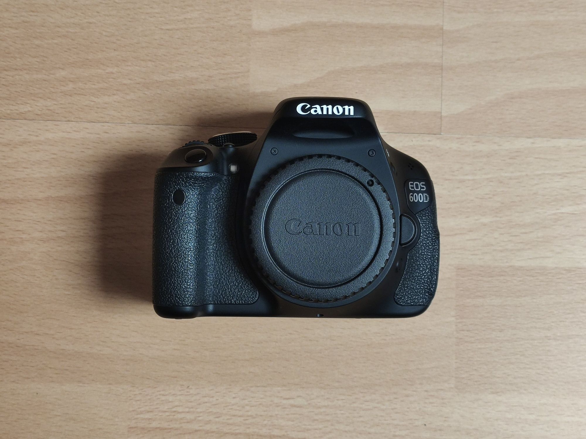 Canon EOS 600D + EF-S 18-55 IS II + torba + interwałometr
