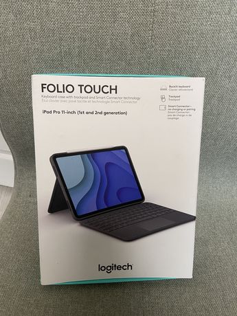 Обкладинка-клавіатура Logitech Combo Touch Keyboard Case for iPad Pro