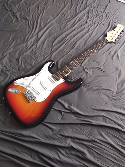 Gitara elektryczna leworęczna Dimavery