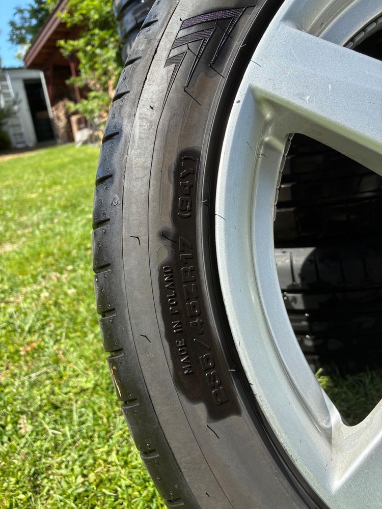 Kola felgi 17 cali oryginalne audi a4 Z oponami Komplet