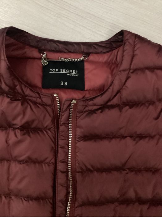 Курточка 38 розміру в модному кольорі Супер легка та тепла