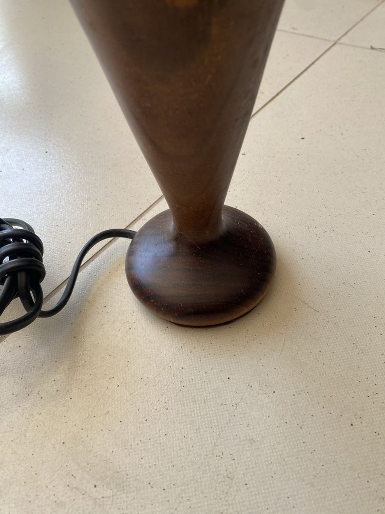 Suporte castanho pequeno