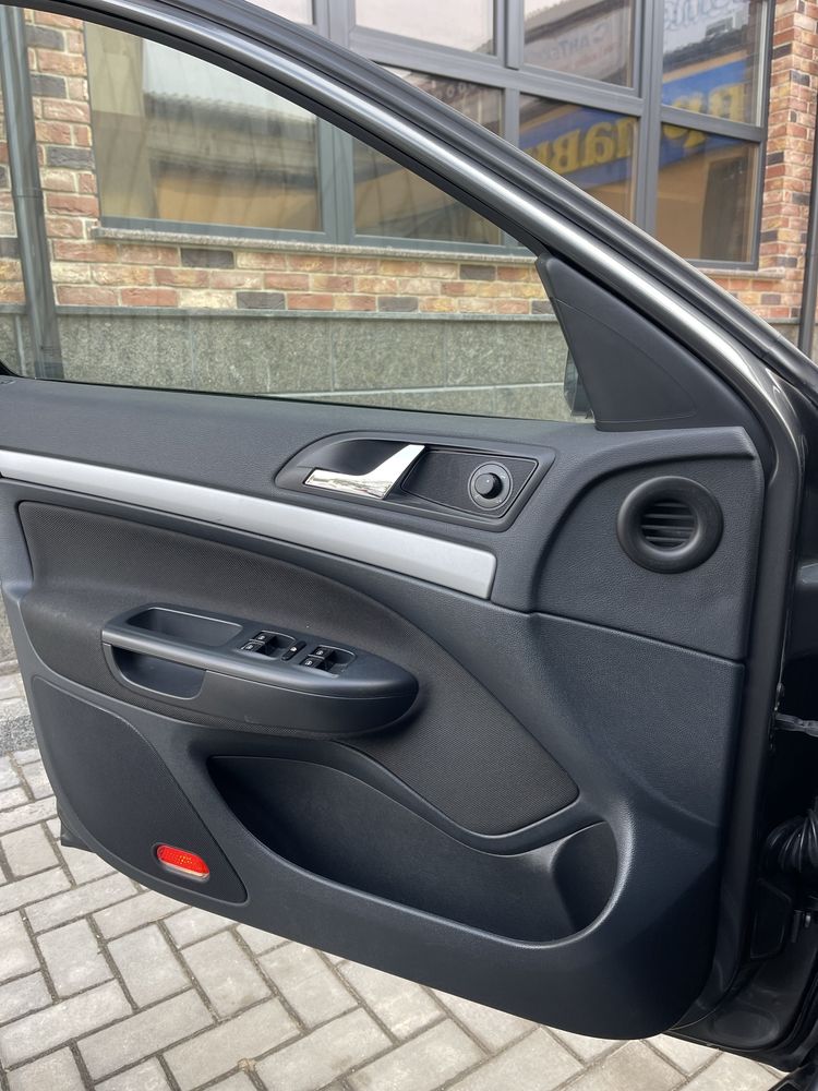 Шкода октавія 2,0 дизель автомат
