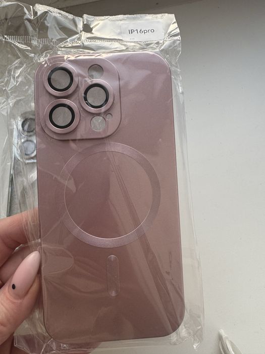 Чехол на iphone 16 pro