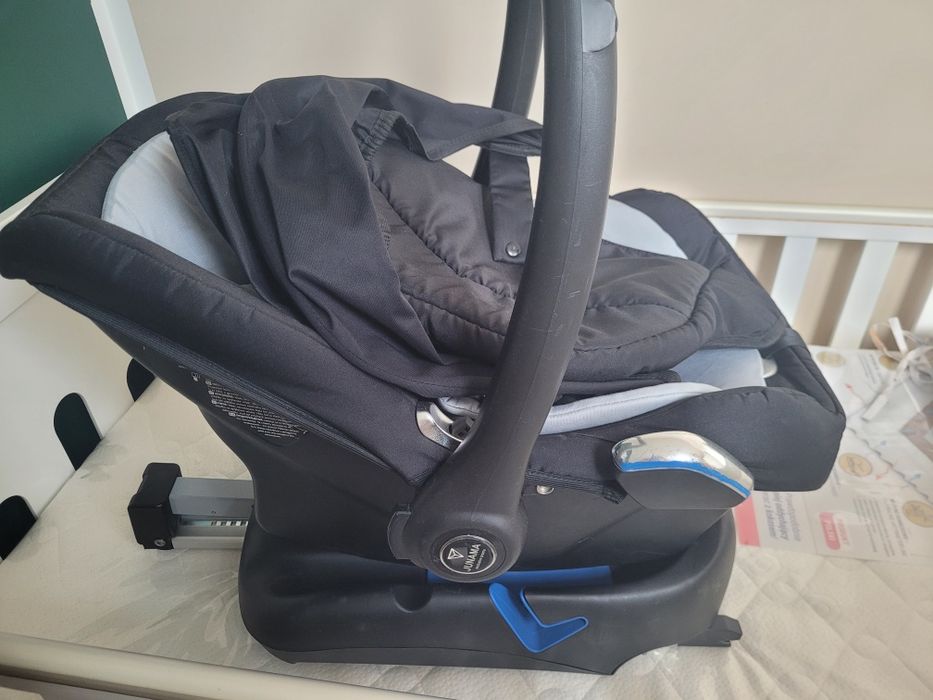 Nosidełko Junama z bazą ISOFIX