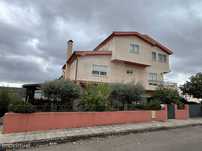 Moradia T5 para venda