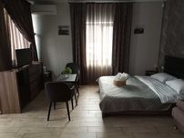 Діючий готель у курортній зоні, Французький бульвар