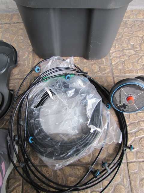 Gardena AquaBloom solarny zestaw nawadniający ze zbiornikiem wodnym