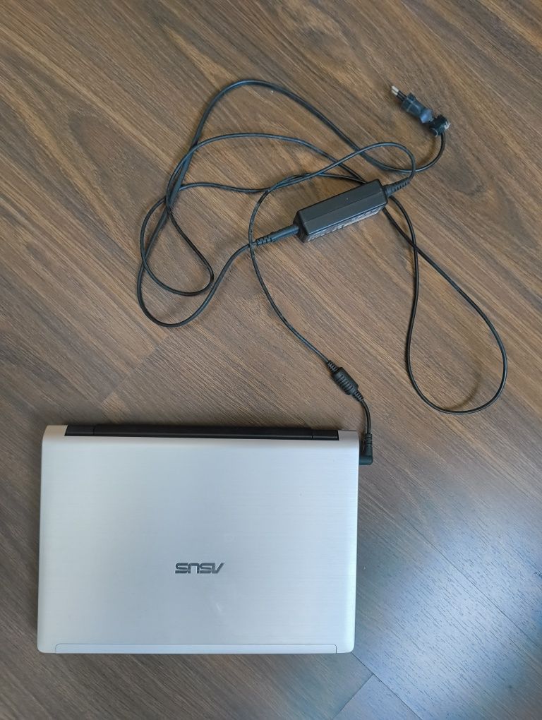 Portátil Asus UL20A - Dual core, 2 GB de RAM e Windows 7