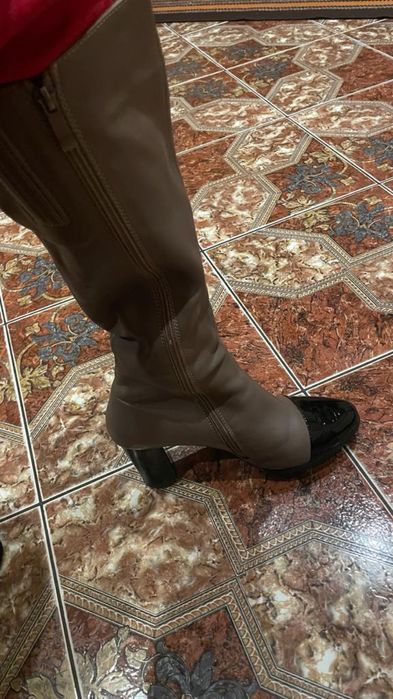 Жіночі шкіряні чоботи