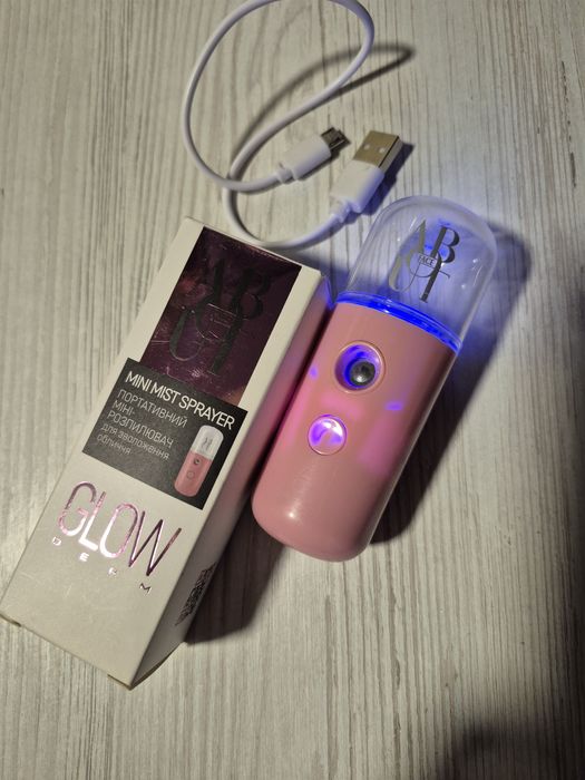 Портативный распылитель ABOUT face Mini Mist Sprayer для увлажнения ли