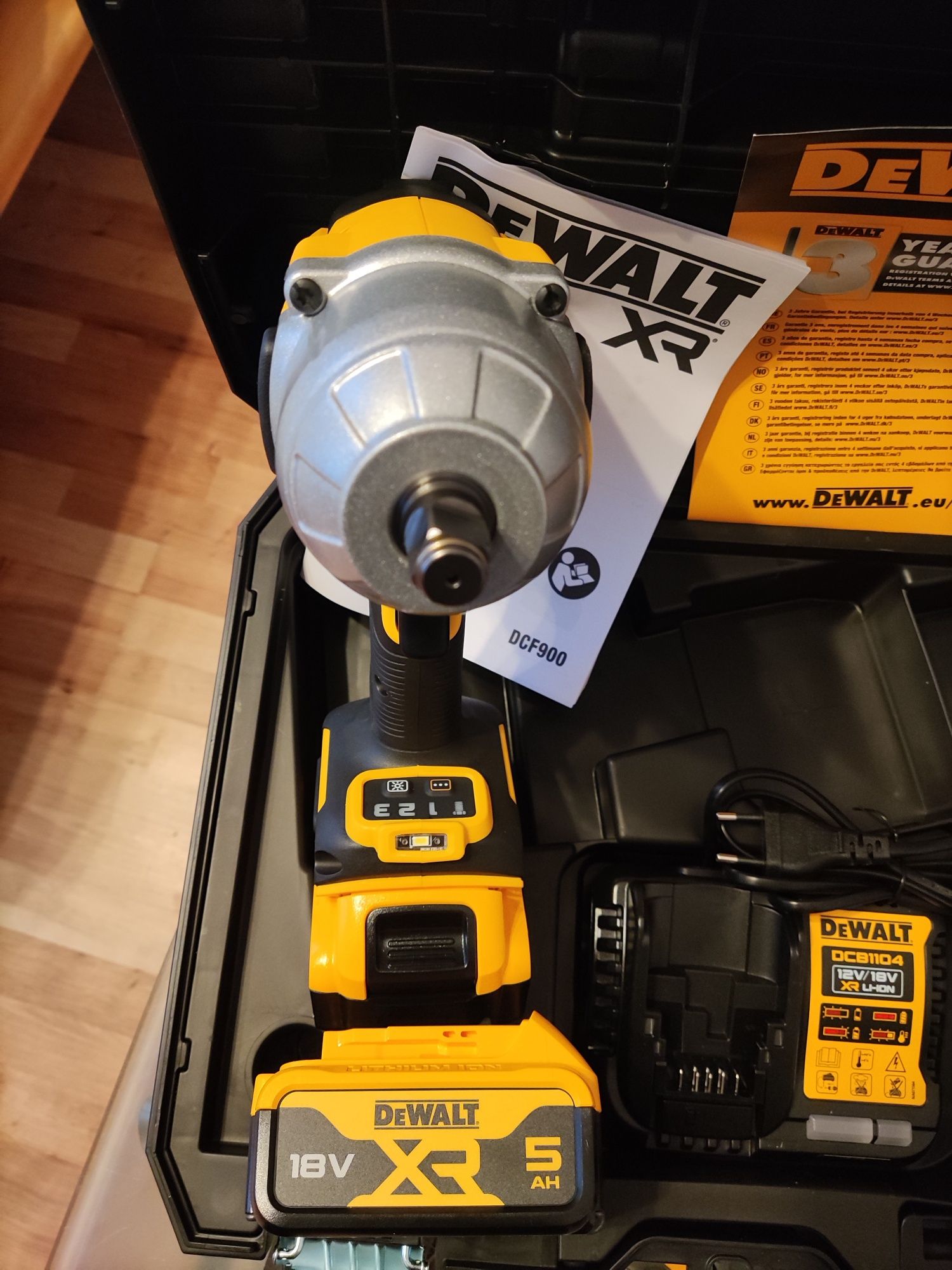 klucz udarowy Dewalt DCF900P2 2 aku 5.0Ah+ład+wal Tstak II