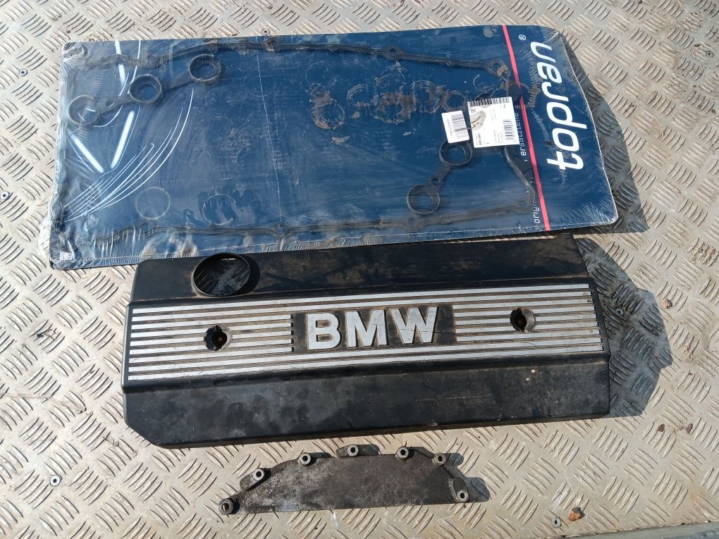 Pokrywa zaworów bmw e36 e34 e30 m50 NW bez Vanosa  uszczelka pokrywy