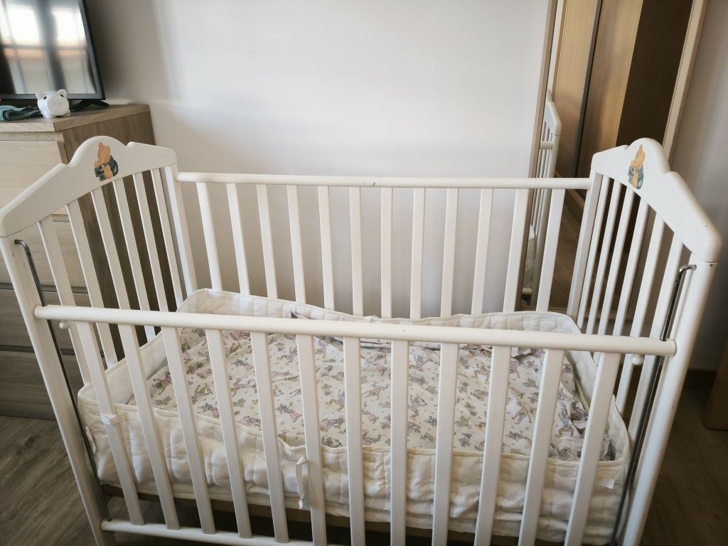 Cama de bebé com grade para baixar