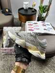 Жіночі кросівки нью беланс New Balance 9060 Grey White [36-41]